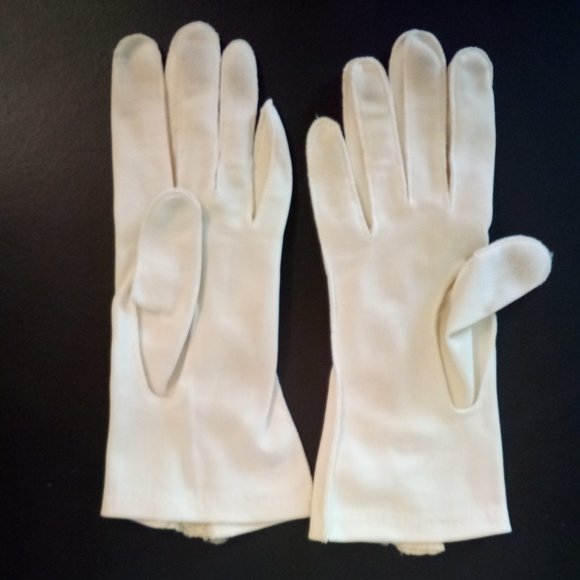 Vintage Bridal Gloves With Lace Gusset At Wrist - Picture 2 of 3